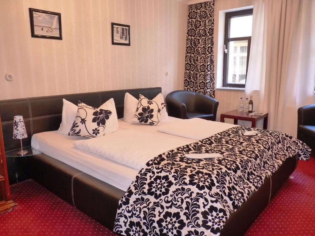 Hotel Zur Traube Freyburg Værelse billede